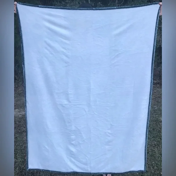 NEW Taylor Swift The Eras Tour Fleece Blanket - Picture 11 of 11